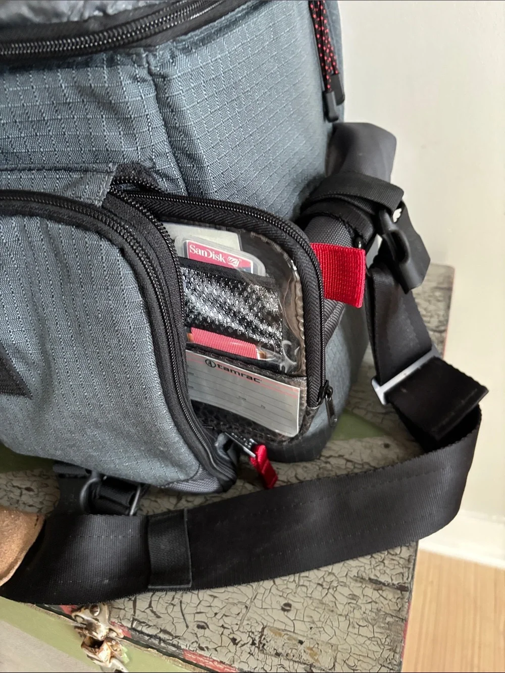 Tamrac Pro Camera Equipment Bag Adjustable Interior Travel Photography 17x11x10